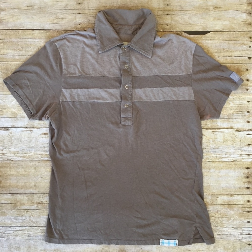 Men’s collared button down polo shirt